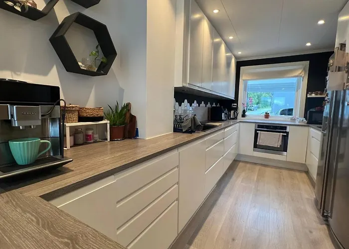 Cozy Urban Single Room